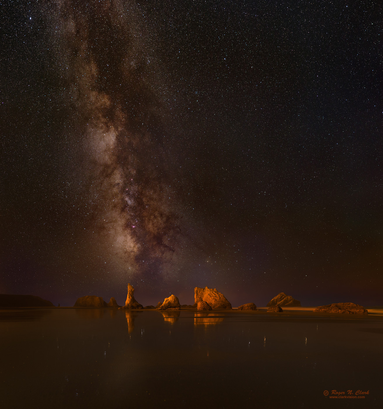 image bandon.oregon.night.rnclark.c09.11.2014.IMG_8260-307b.l-1400vs.jpg is Copyrighted by Roger N. Clark, www.clarkvision.com