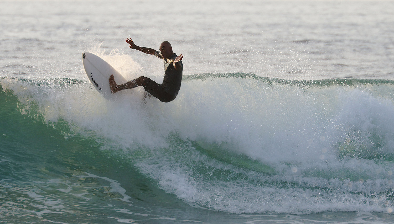 image surfer-hawaii-rnclark-c02-2022-4C3A3387.b-1500s.jpg is Copyrighted by Roger N. Clark, www.clarkvision.com